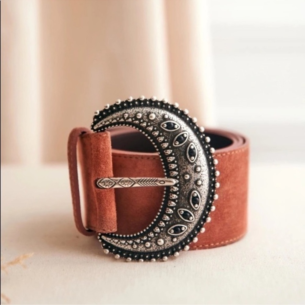 Sezane Pink Belt with Silver Crescent Buckle - final price will not go below $75 - Picture 4 of 11